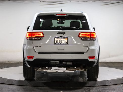 Used 2019 Jeep Grand Cherokee Laredo w/ Security & Convenience Group AWD/4WD image 3