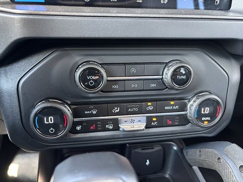 Used 2025 Ford Bronco Badlands AWD/4WD image 15