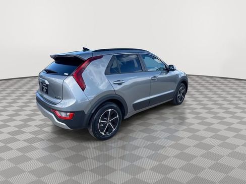 Used 2023 Kia Niro EX FWD image 9