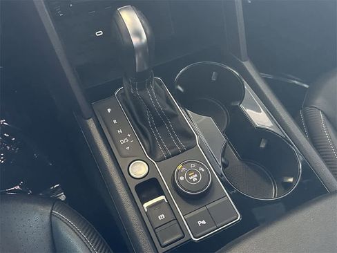 Used 2022 Volkswagen Atlas Cross Sport SE image 21