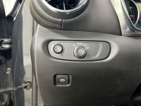 Used 2022 Chevrolet Blazer Premier w/ Enhanced Convenience Package image 18