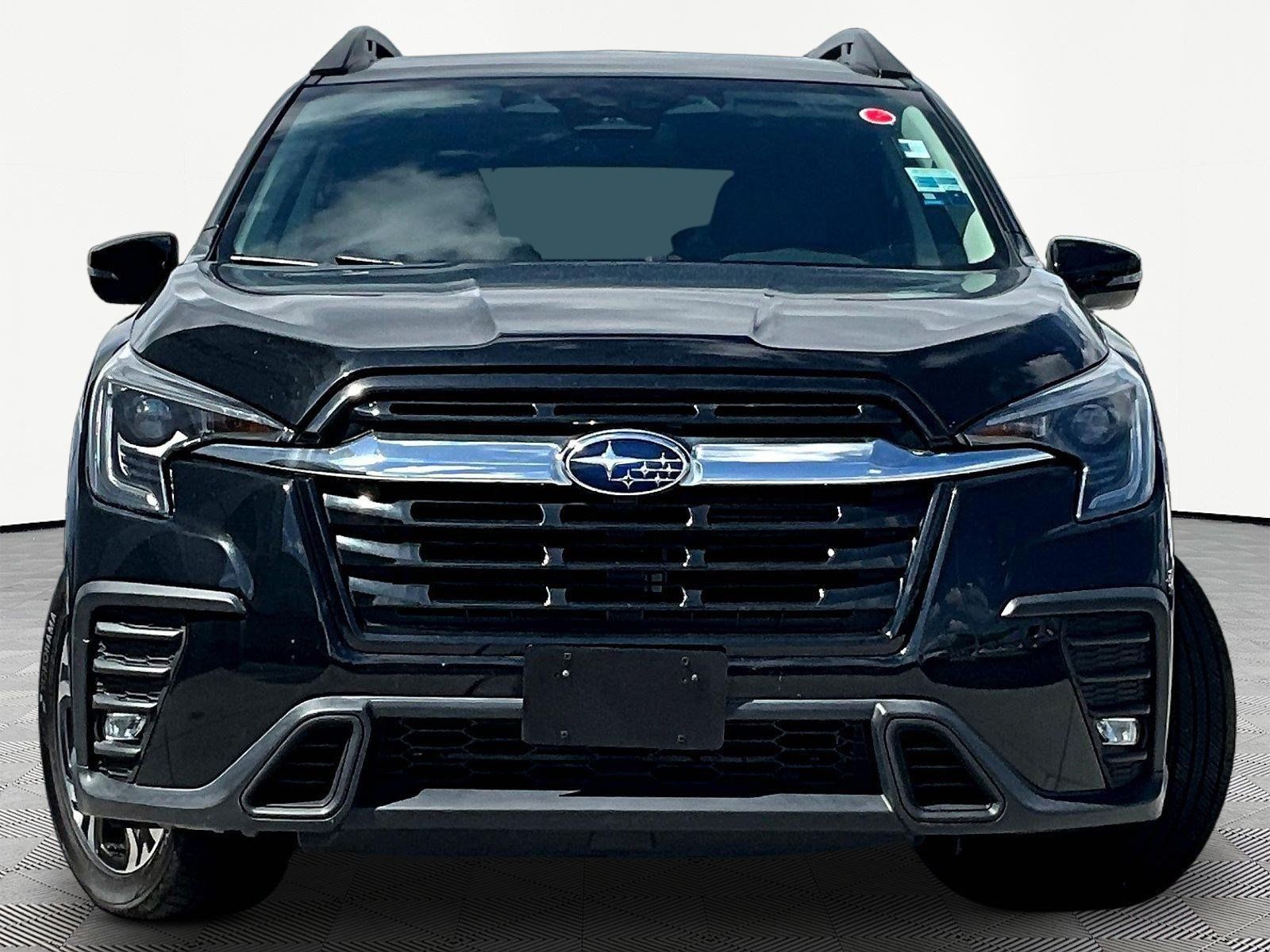 Used 2023 Subaru Ascent Limited AWD/4WD image 2