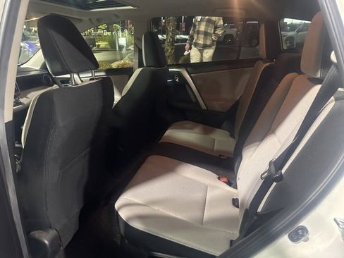 Used 2018 Toyota RAV4 XLE image 10