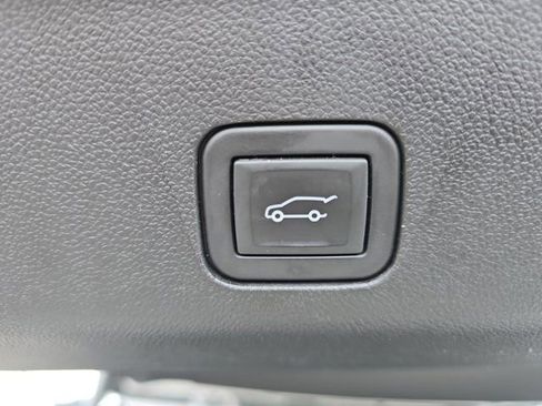 Used 2024 Chevrolet Suburban High Country AWD/4WD image 15