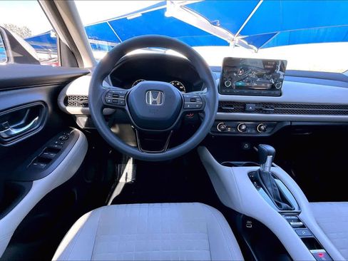 Used 2023 Honda HR-V LX image 6