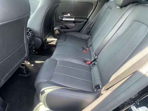 Used 2025 Mercedes-Benz GLA 250 image 10