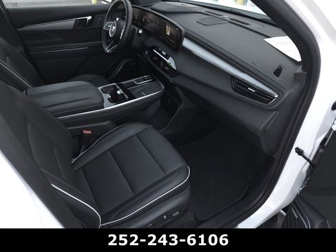 Used 2025 Buick Enclave Preferred image 44