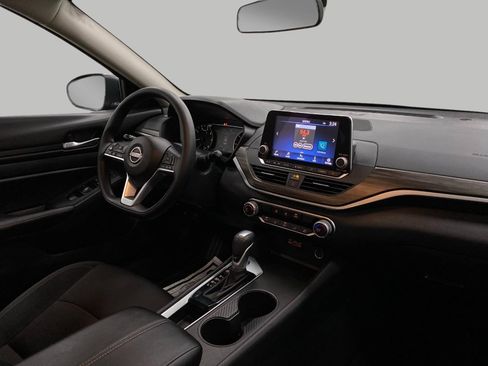 Certified 2025 Nissan Altima 2.5 SV FWD image 17