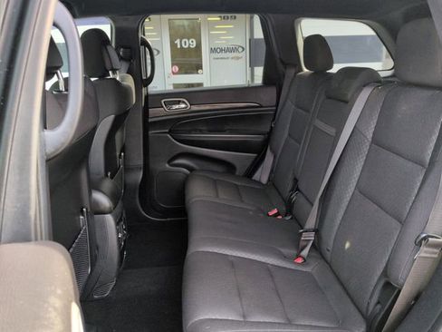 Used 2021 Jeep Grand Cherokee Laredo image 24