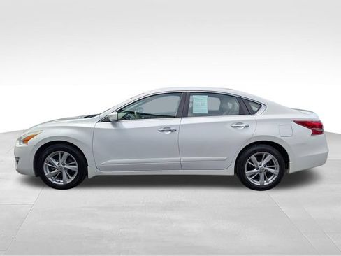 Used 2013 Nissan Altima 2.5 SV FWD image 4
