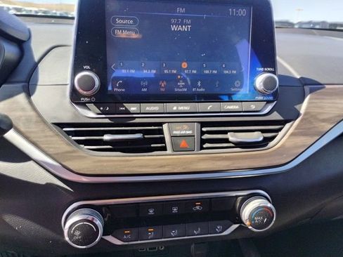 Used 2024 Nissan Altima 2.5 SV FWD image 22