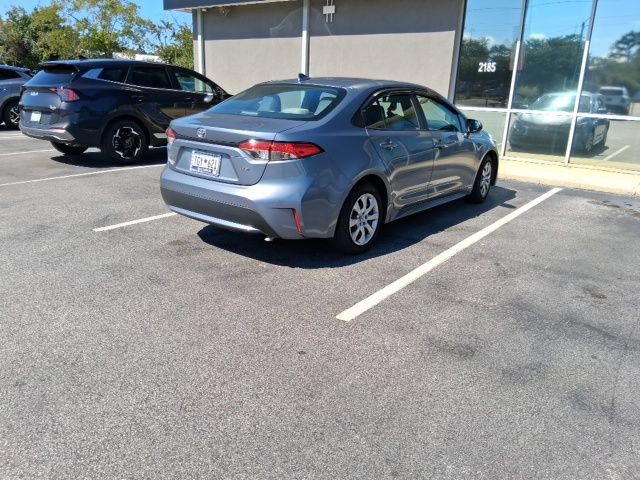 Used 2020 Toyota Corolla LE FWD image 2