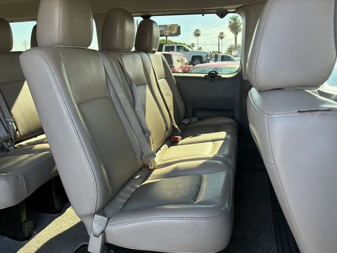 Used 2018 Nissan NV 3500 SL RWD image 20