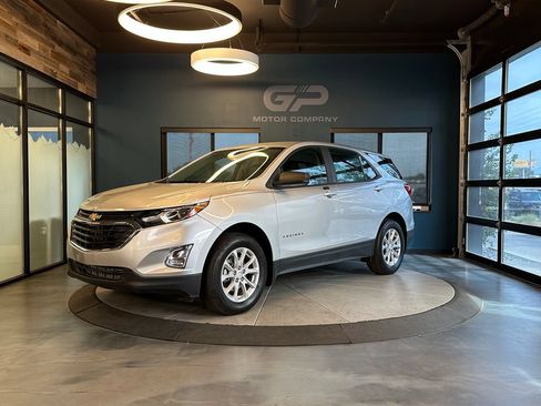 Used 2021 Chevrolet Equinox LS AWD/4WD image 7