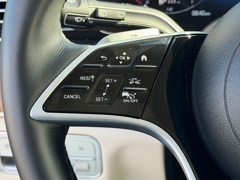 Used 2025 Mercedes-Benz GLS 450 4MATIC image 24