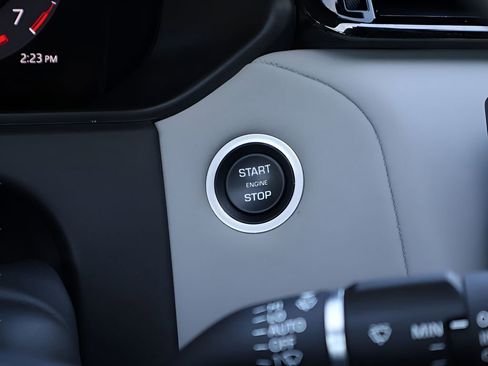 Certified 2026 Land Rover Range Rover Velar Dynamic SE AWD/4WD image 27
