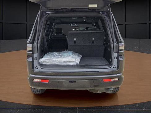 New 2026 Jeep Grand Wagoneer Limited AWD/4WD image 8