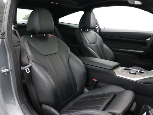 Used 2025 BMW 430i Coupe w/ Premium Package RWD image 36