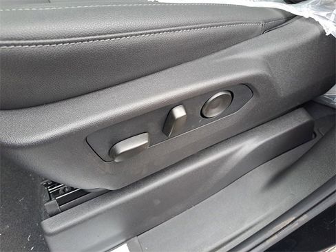 New 2026 GMC Sierra 1500 Elevation image 12