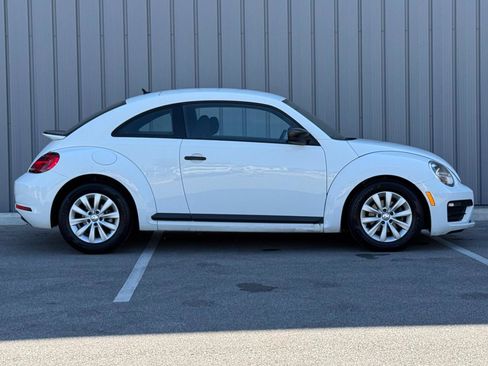 Used 2018 Volkswagen Beetle 2.0T S FWD image 4