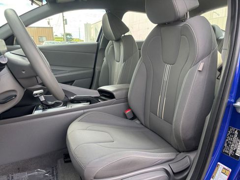 Used 2024 Hyundai Elantra SEL image 32