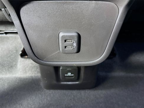 Used 2024 Chevrolet Equinox LT FWD image 26