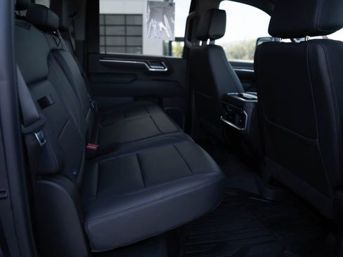 Used 2025 GMC Sierra 3500 SLT w/ SLT Premium Package image 12