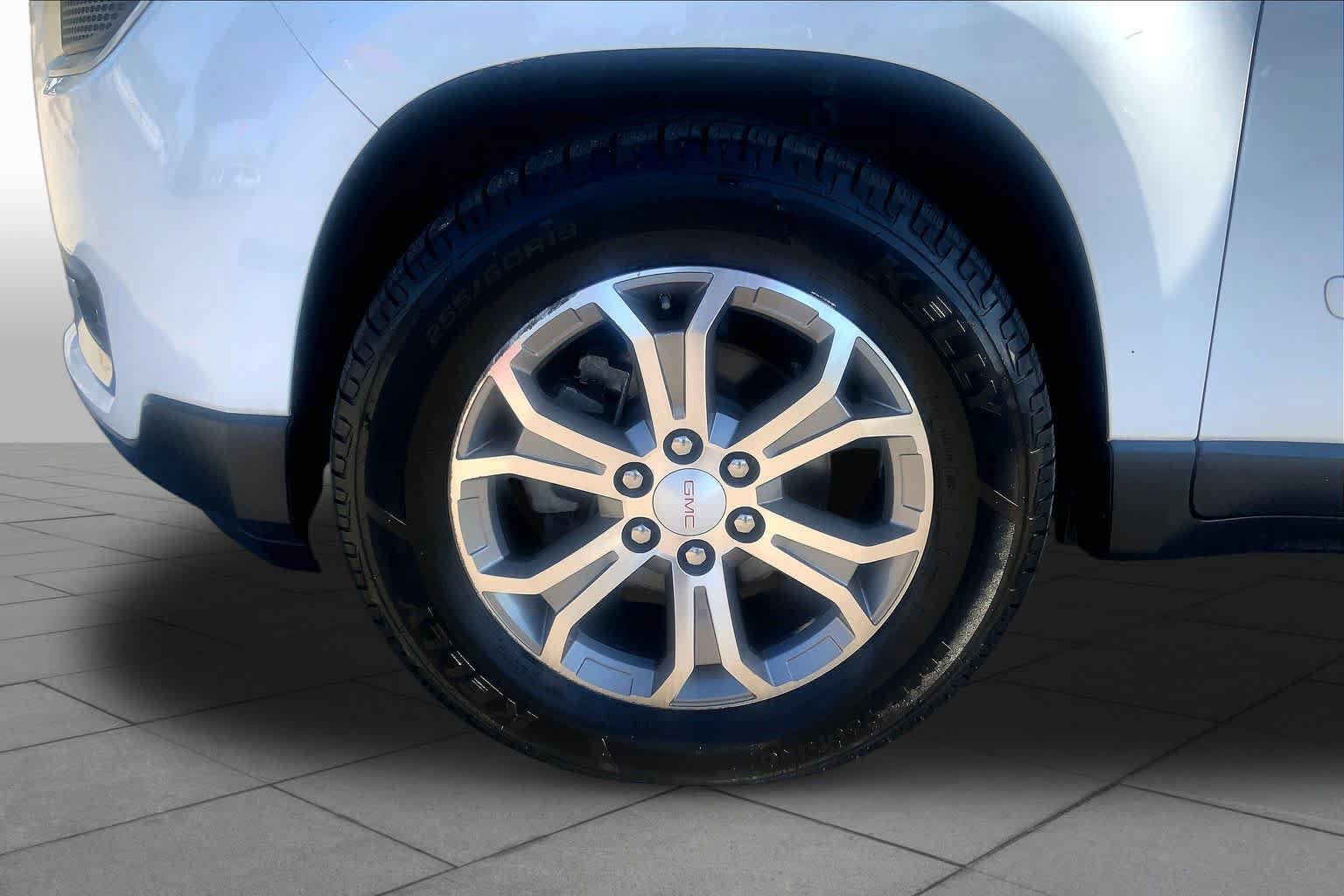 Used 2016 GMC Acadia SLT w/ Open Road Package AWD/4WD image 10