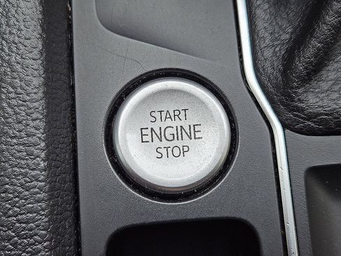Used 2023 Volkswagen Atlas SE FWD image 18