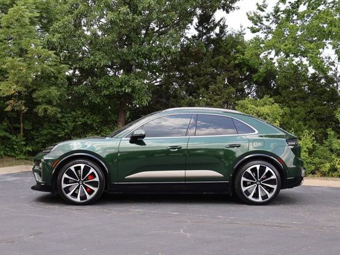 Certified 2024 Porsche Macan Turbo Electric AWD/4WD image 2