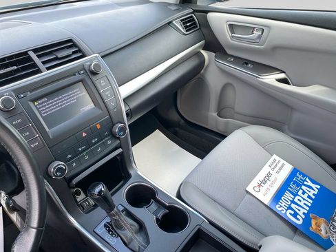 Used 2017 Toyota Camry SE FWD image 31