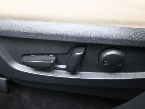 Used 2021 INFINITI QX50 Essential w/ Convenience Package image 12