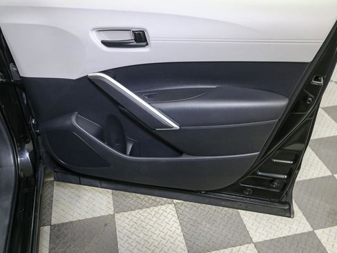 Used 2022 Toyota Corolla Cross L image 20