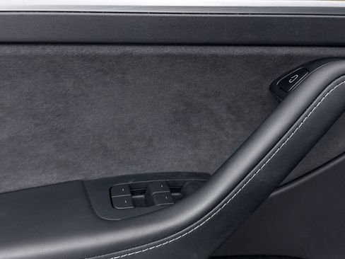 Used 2023 Tesla Model Y Long Range image 35