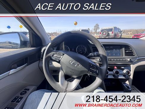 Used 2019 Hyundai Elantra SEL FWD image 13