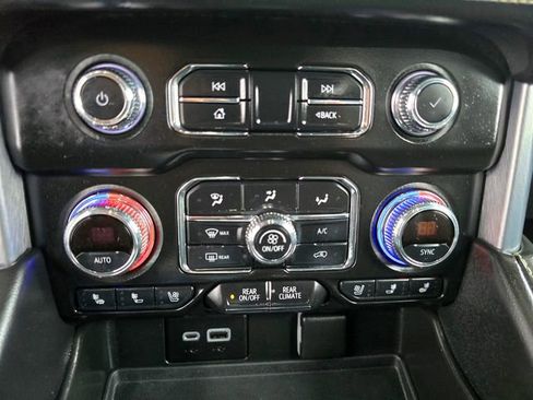 Used 2022 GMC Yukon SLT w/ SLT Luxury Package AWD/4WD image 14