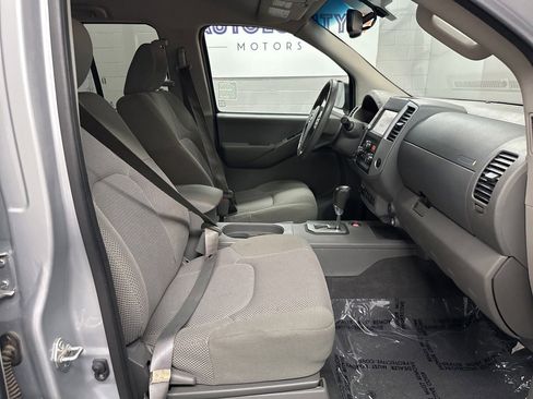 Used 2021 Nissan Frontier SV image 21