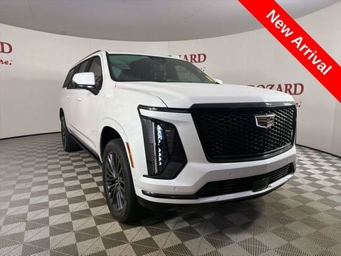 Used 2025 Cadillac Escalade ESV Sport Platinum image 1