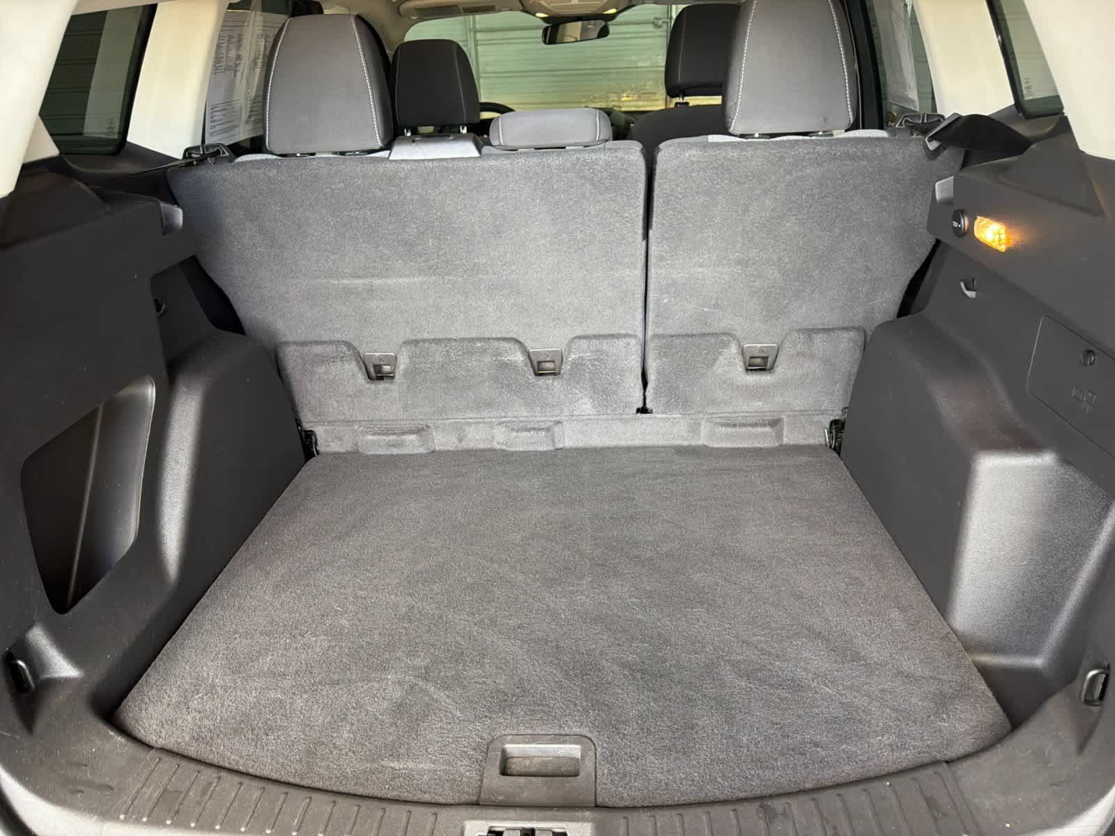 Used 2017 Ford Escape SE w/ Equipment Group 201A FWD image 14
