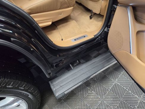Used 2017 Cadillac Escalade Platinum RWD image 33