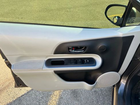 Used 2012 Toyota Prius C Three image 16