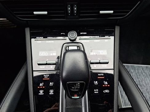 Certified 2023 Porsche Cayenne S Platinum AWD/4WD image 21
