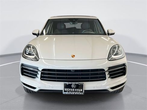 Used 2022 Porsche Cayenne Platinum Edition image 2