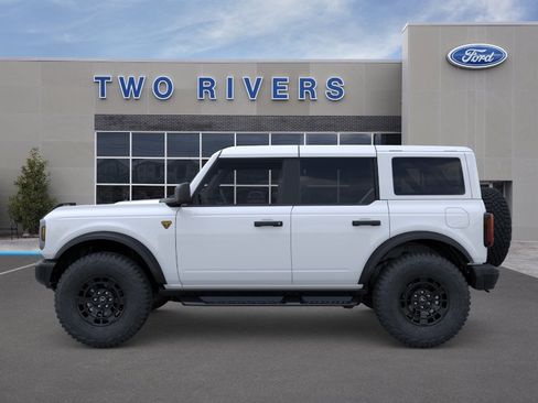 New 2026 Ford Bronco Badlands AWD/4WD image 3