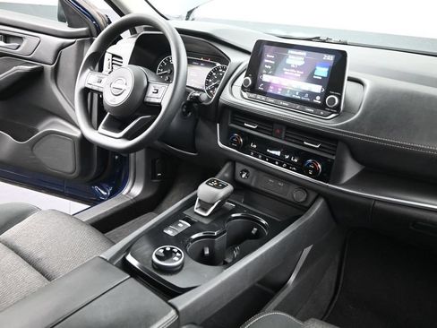 Used 2024 Nissan Rogue SV AWD/4WD image 28
