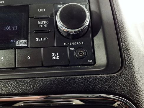 Used 2017 Dodge Grand Caravan SXT FWD image 22