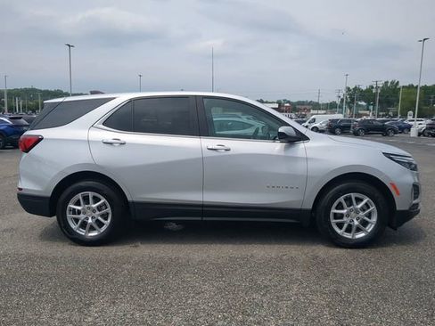 Used 2022 Chevrolet Equinox LT AWD/4WD image 3