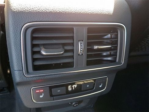 Used 2019 Audi Q5 2.0T Premium Plus w/ Premium Plus Package image 11