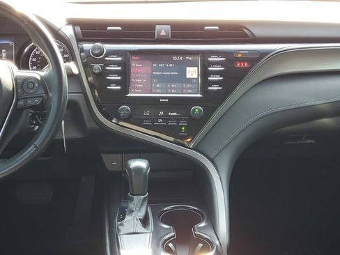 Used 2020 Toyota Camry SE FWD image 28
