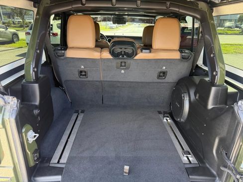 Used 2021 Jeep Wrangler Unlimited Rubicon AWD/4WD image 17